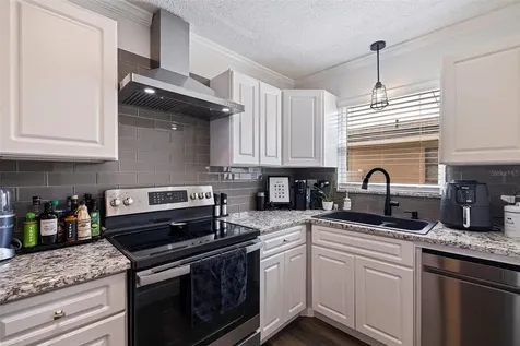 1864 New Hampshire Avenue NE St Petersburg FL 33703
