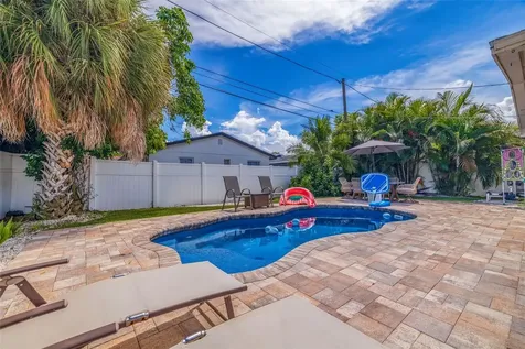 1864 New Hampshire Avenue NE St Petersburg FL 33703