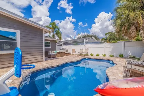 1864 New Hampshire Avenue NE St Petersburg FL 33703