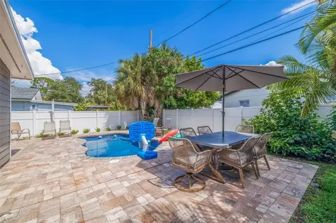 1864 New Hampshire Avenue NE St Petersburg FL 33703