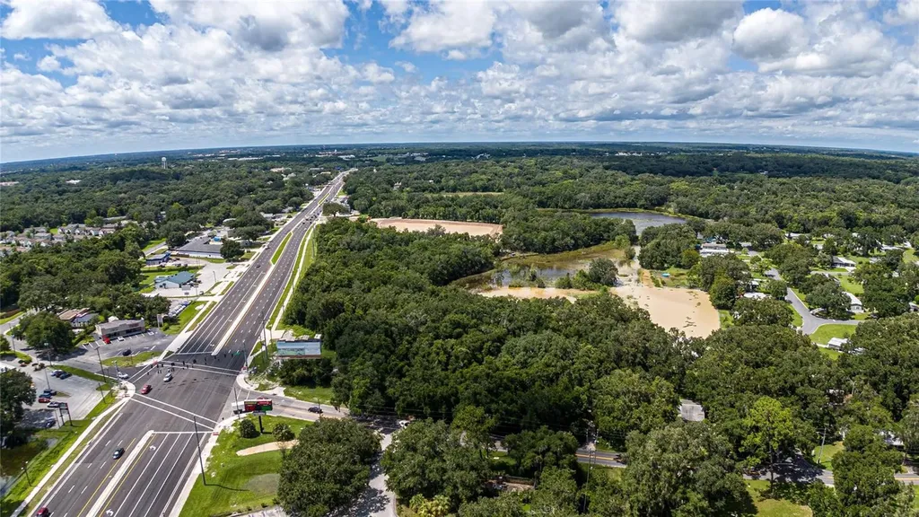 353 S Us Highway 27/441 Lady Lake FL 32159