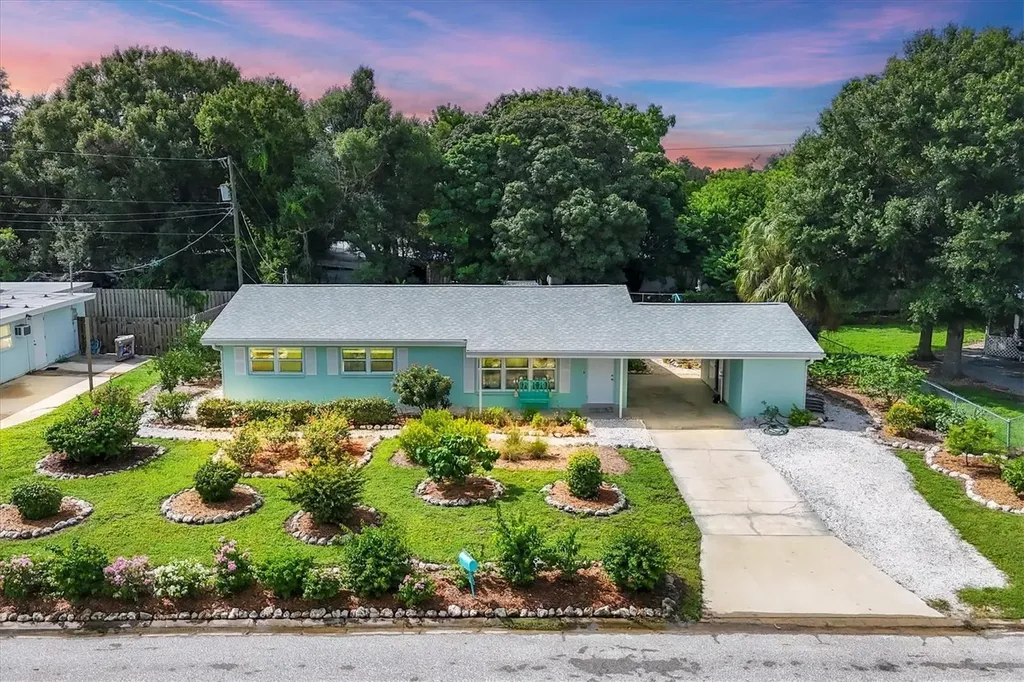 2732 Tangelo Drive Sarasota FL 34239