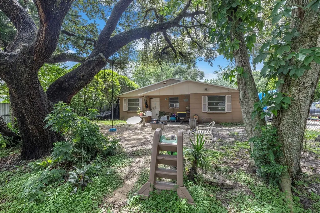 7510 Almark Street Tampa FL 33625