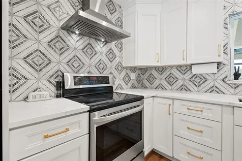 2801 56th Lane N St Petersburg FL 33710