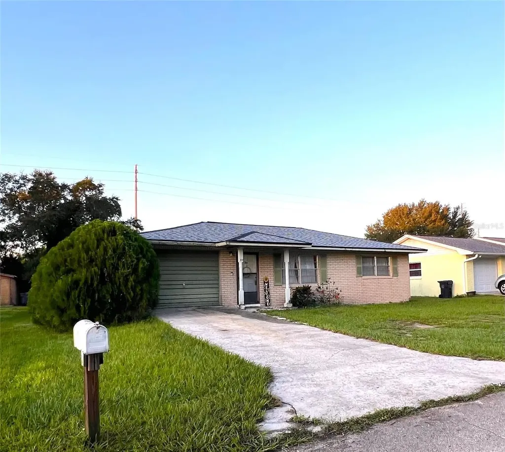 10 E Orange Street Avon Park FL 33825