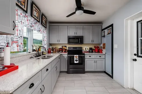 2801 29th Street N St Petersburg FL 33713