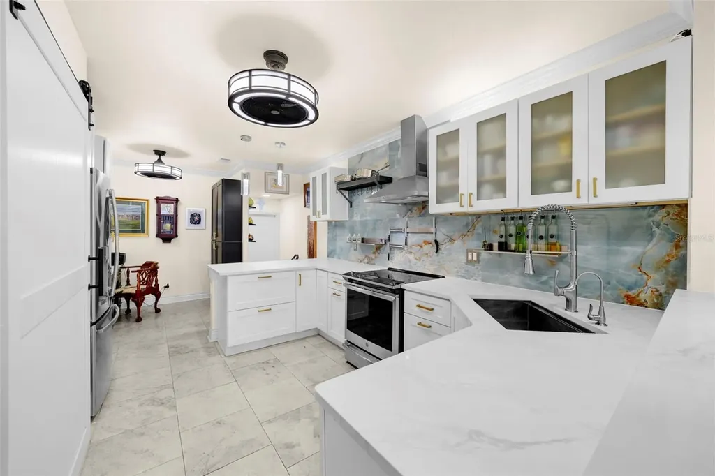 1661 Watermark Circle NE St Petersburg FL 33702