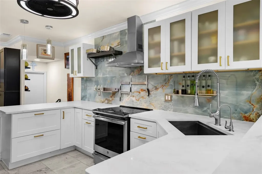 1661 Watermark Circle NE St Petersburg FL 33702