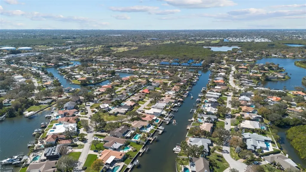 1661 Watermark Circle NE St Petersburg FL 33702