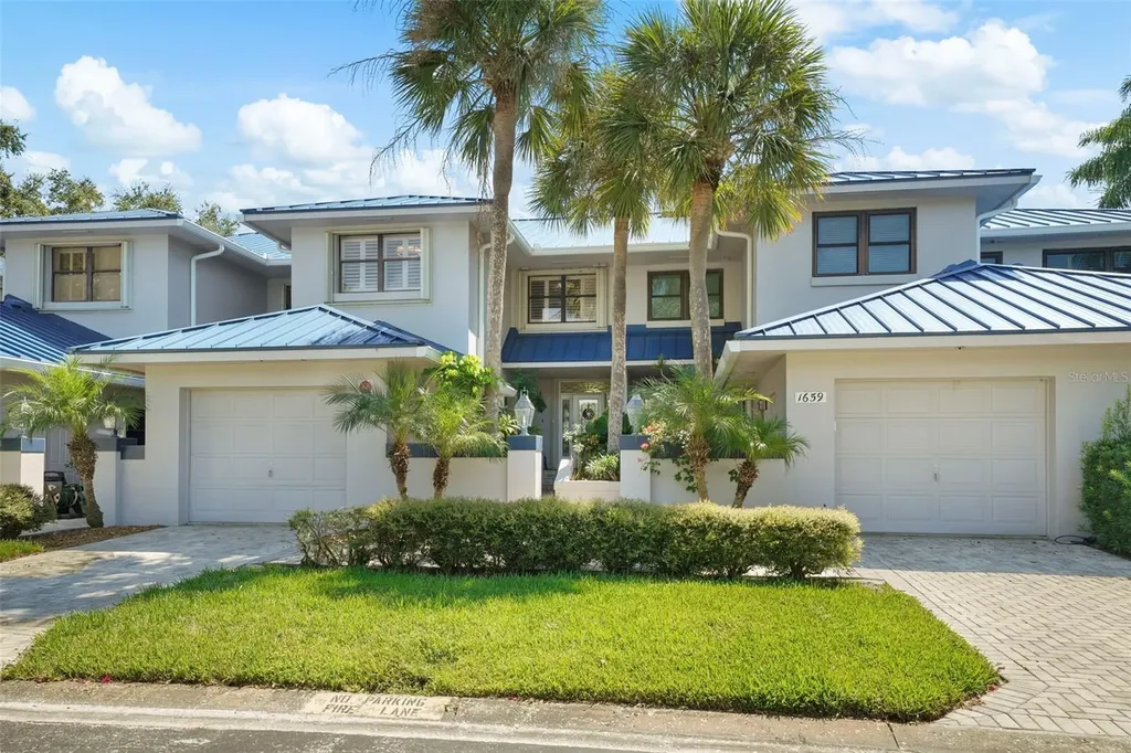 1661 Watermark Circle NE St Petersburg FL 33702
