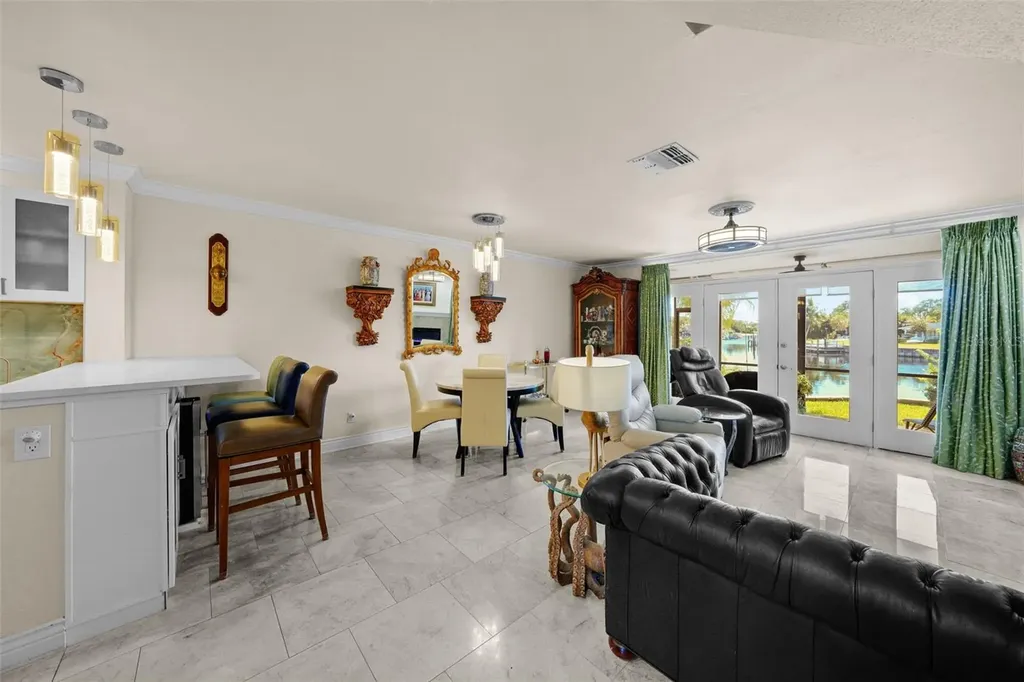 1661 Watermark Circle NE St Petersburg FL 33702