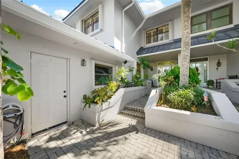 1661 Watermark Circle NE St Petersburg FL 33702
