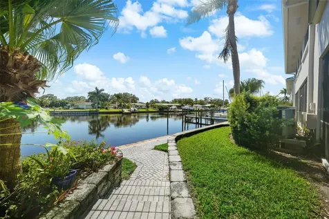 1661 Watermark Circle NE St Petersburg FL 33702