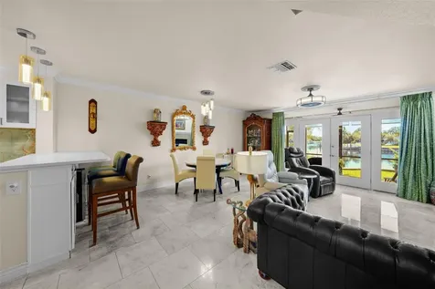 1661 Watermark Circle NE St Petersburg FL 33702