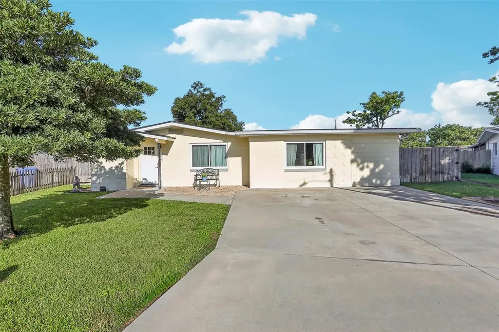628 Starke Lake Circle Ocoee FL 34761