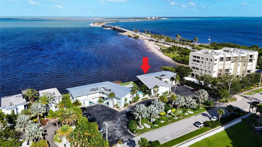 2570 Gary Circle Dunedin FL 34698