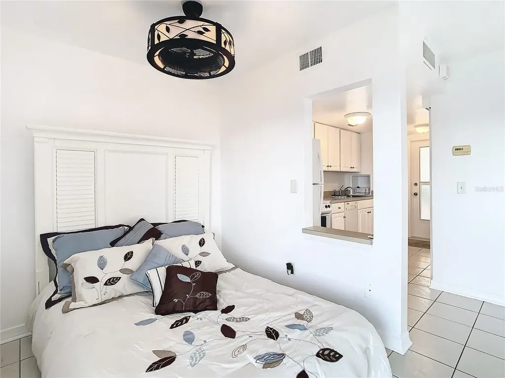 2570 Gary Circle Dunedin FL 34698