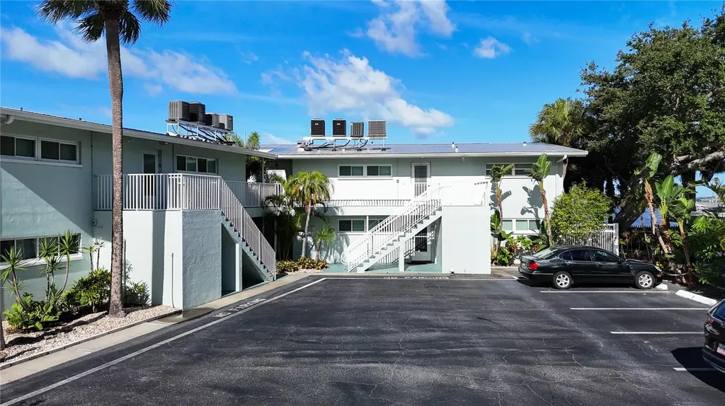 2570 Gary Circle Dunedin FL 34698