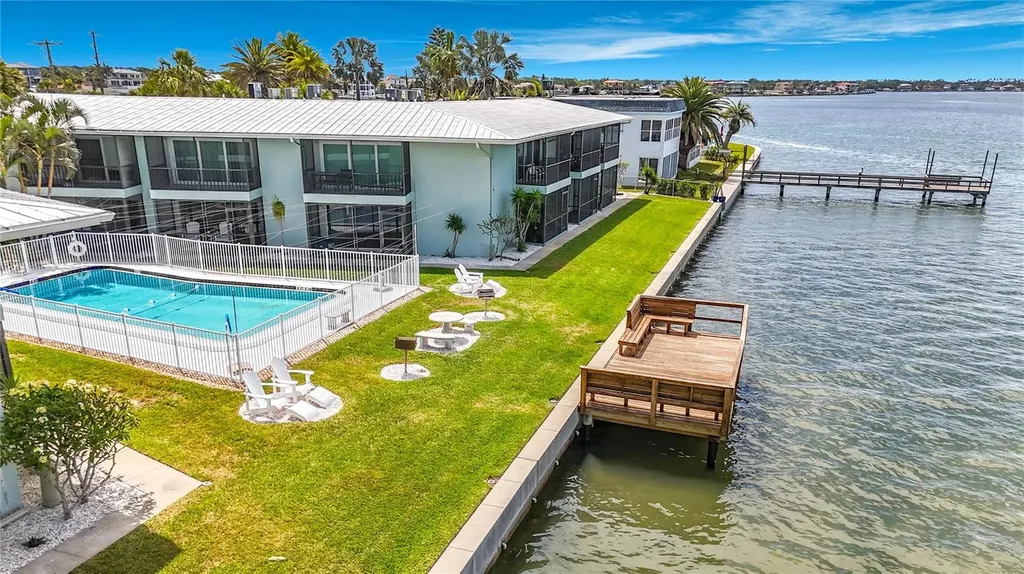 2570 Gary Circle Dunedin FL 34698