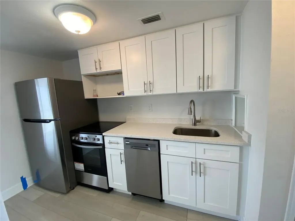 2570 Gary Circle Dunedin FL 34698