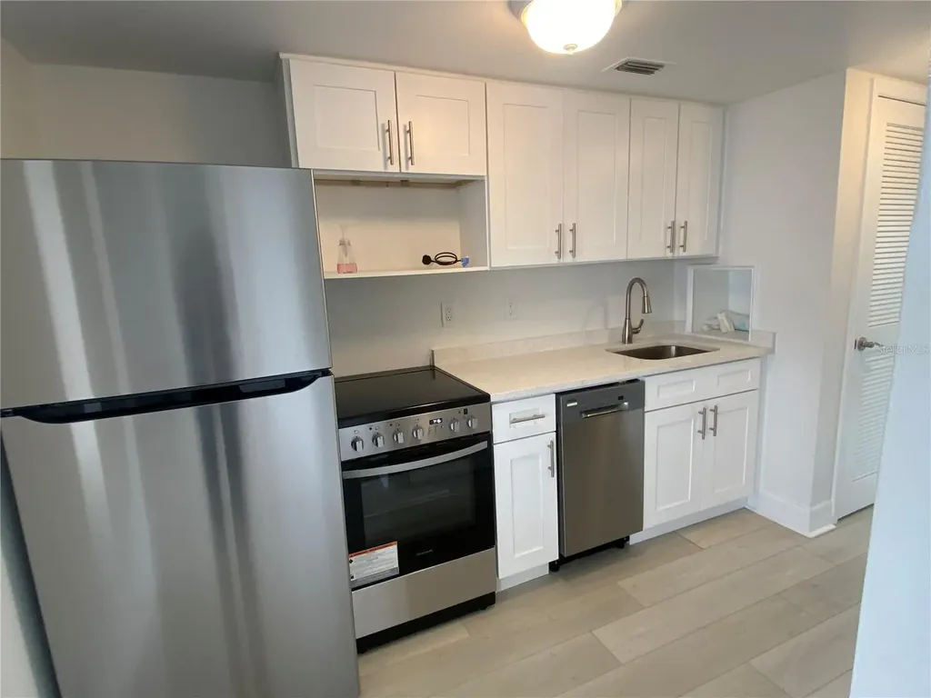 2570 Gary Circle Dunedin FL 34698