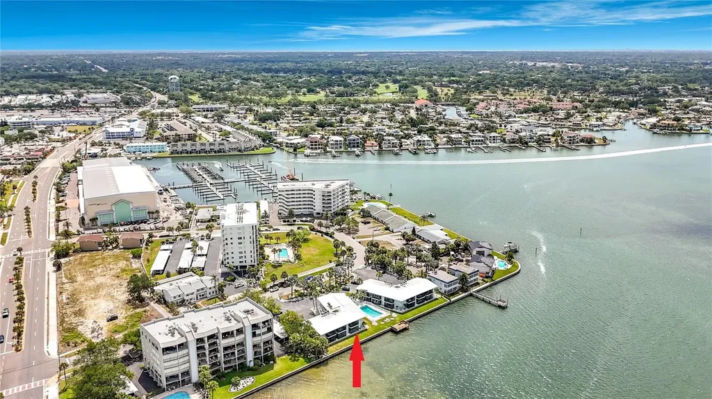 2570 Gary Circle Dunedin FL 34698