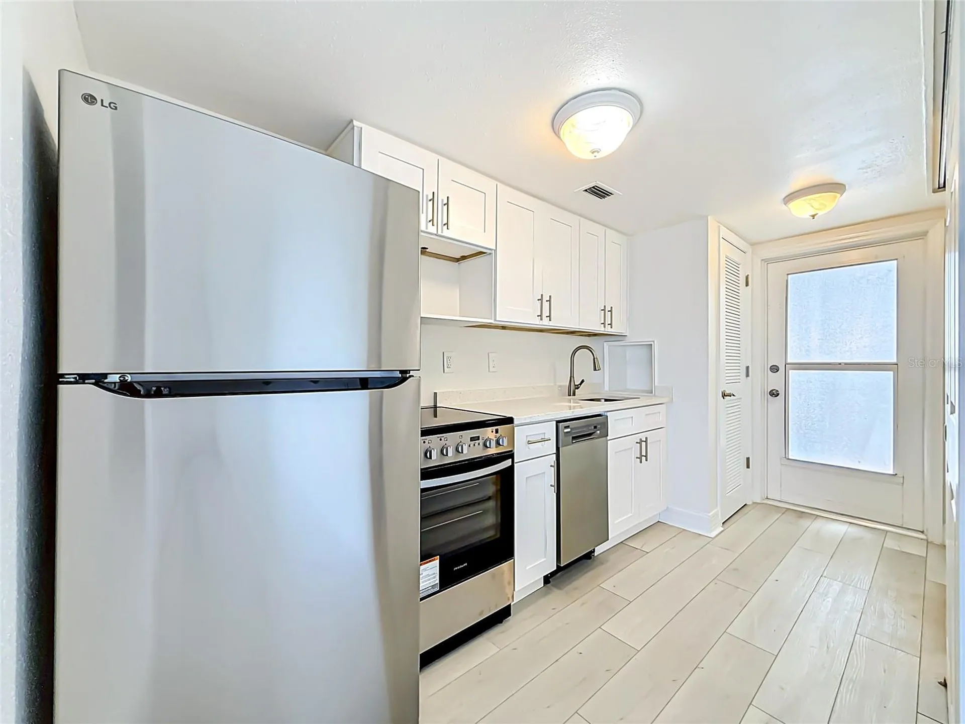 2570 Gary Circle Dunedin FL 34698