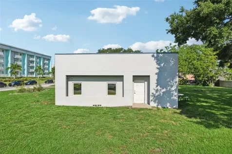 3209 30th Avenue S St Petersburg FL 33712