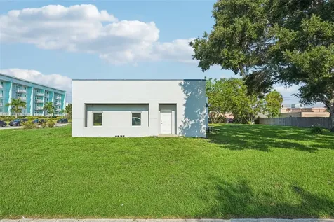 3209 30th Avenue S St Petersburg FL 33712