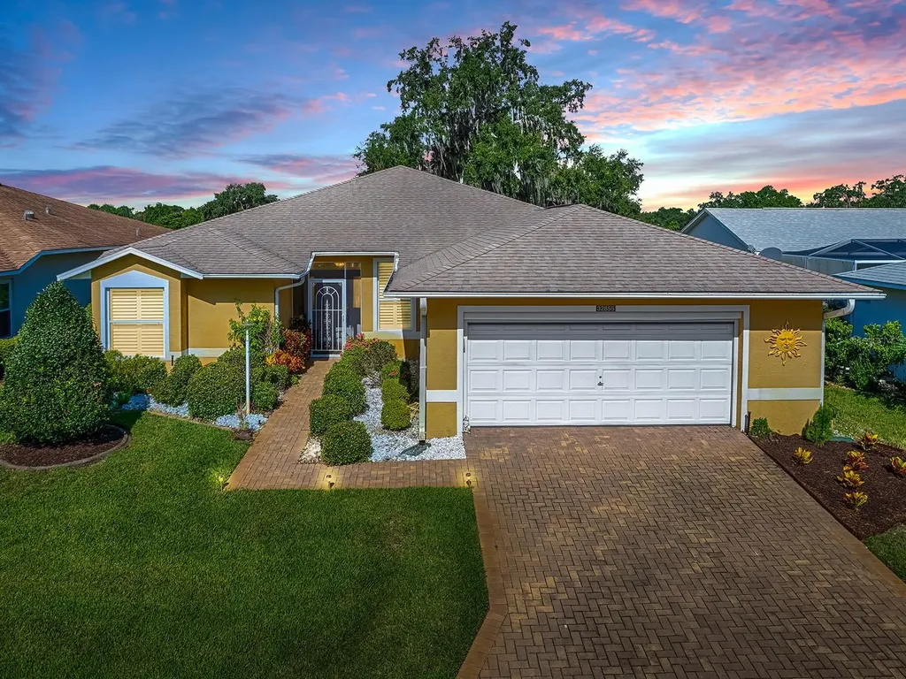 32855 Crooked Oaks Lane Leesburg FL 34748