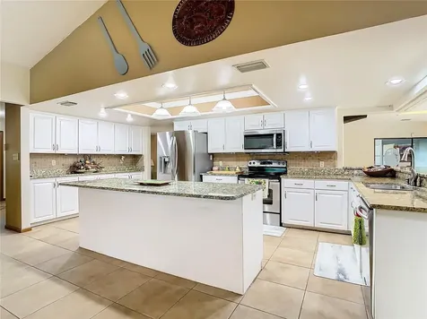 3015 Forest Club Drive Plant City FL 33566