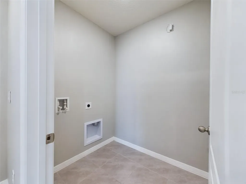 1502 Jadewood Way Kissimmee FL 34744