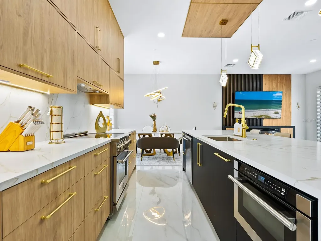 2170 Fruitville Road Sarasota FL 34237