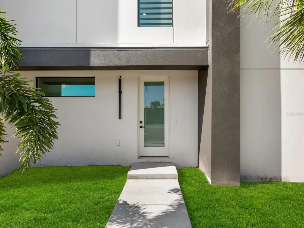 2170 Fruitville Road Sarasota FL 34237