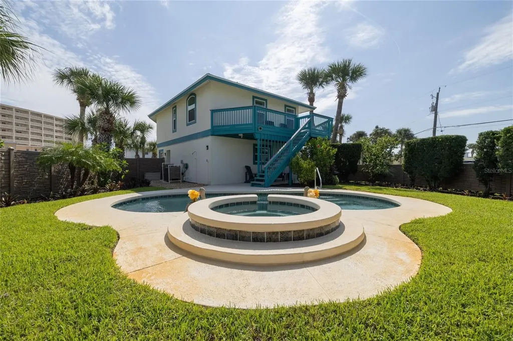 320 Due East Street New Smyrna Beach FL 32169