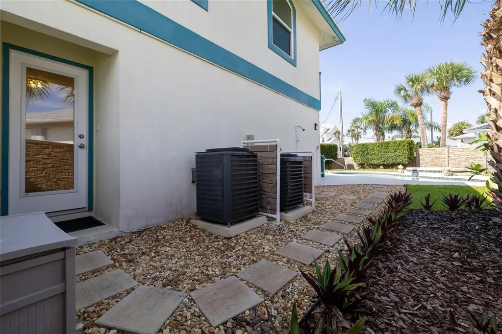 320 Due East Street New Smyrna Beach FL 32169