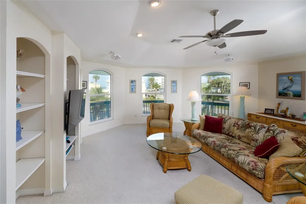 320 Due East Street New Smyrna Beach FL 32169