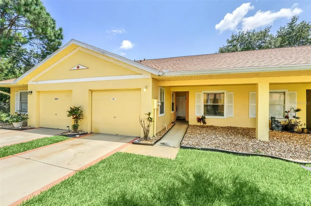 3221 Queen Palms Court Kissimmee FL 34747