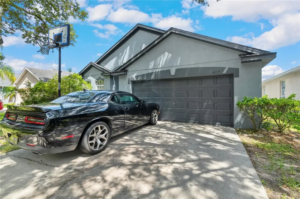 4705 Whispering Wind Avenue Tampa FL 33614