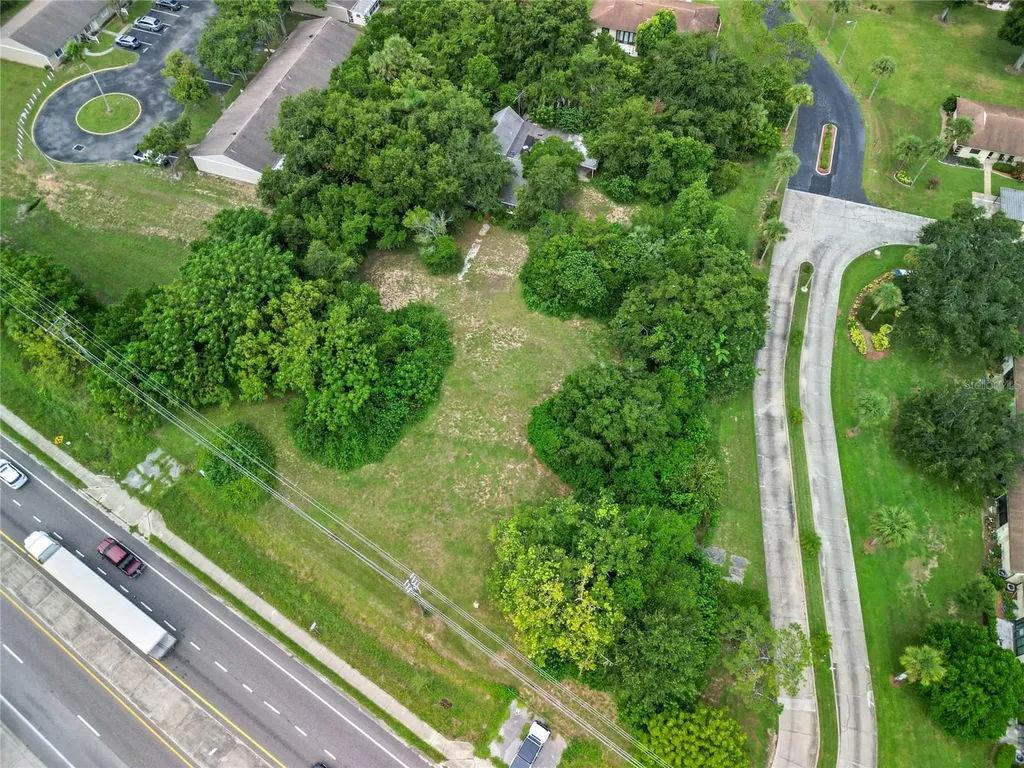 30035 State Road 19 Tavares FL 32778