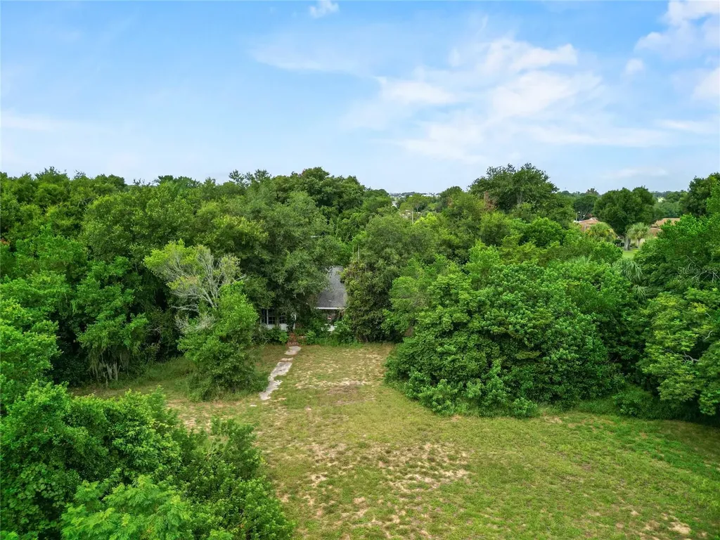 30035 State Road 19 Tavares FL 32778