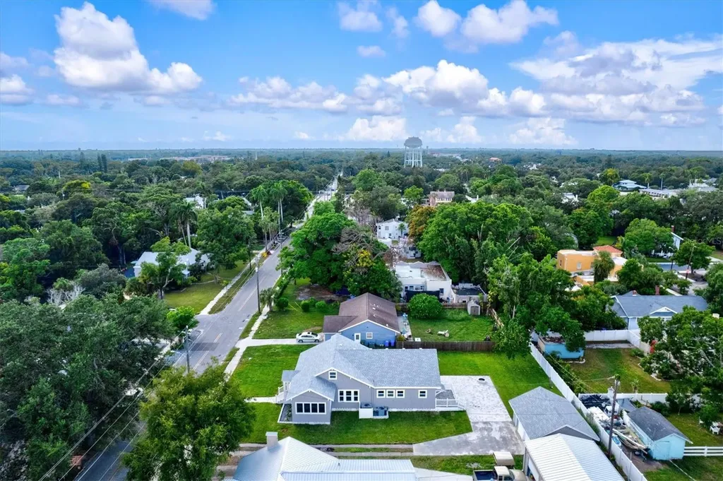 2416 7th Avenue W Bradenton FL 34205