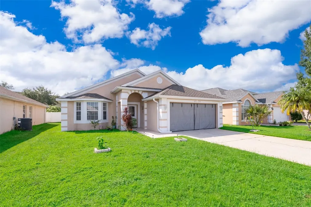 2103 Shannon Lakes Boulevard Kissimmee FL 34743