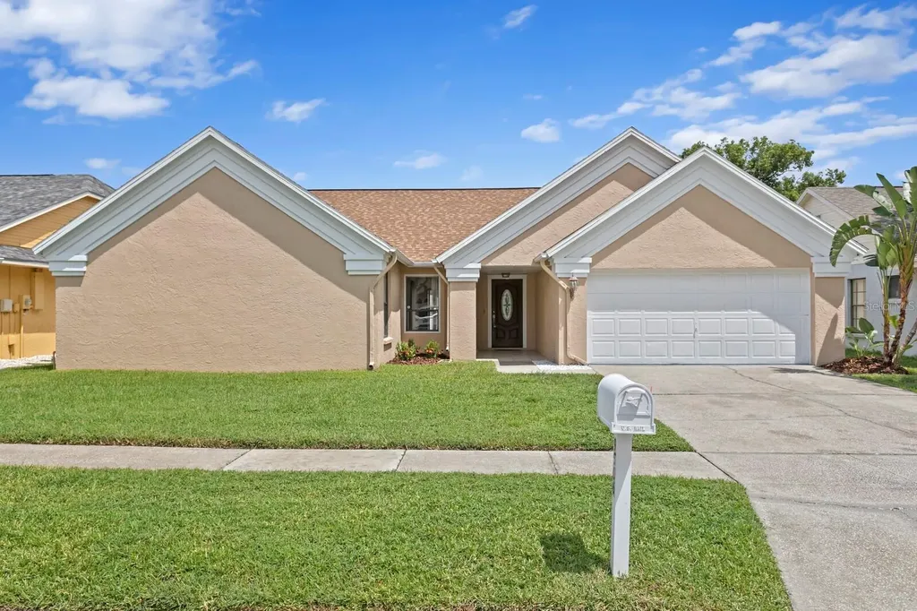 9506 Pebble Glen Avenue Tampa FL 33647
