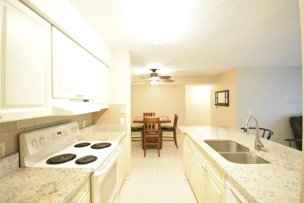9481 Highland Oak Drive Tampa FL 33647