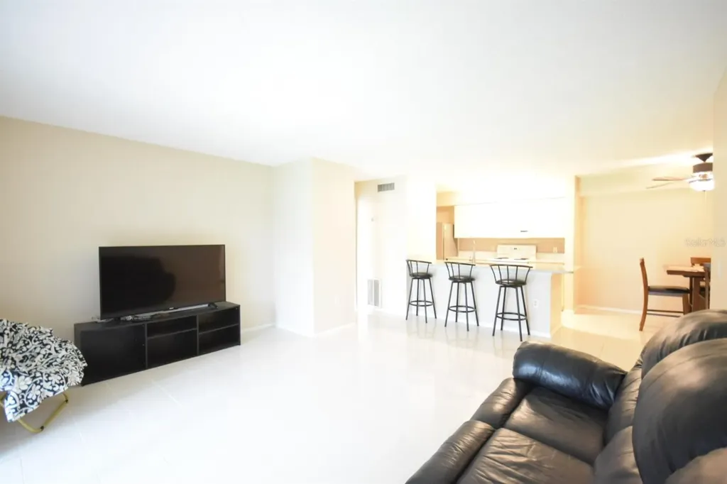 9481 Highland Oak Drive Tampa FL 33647