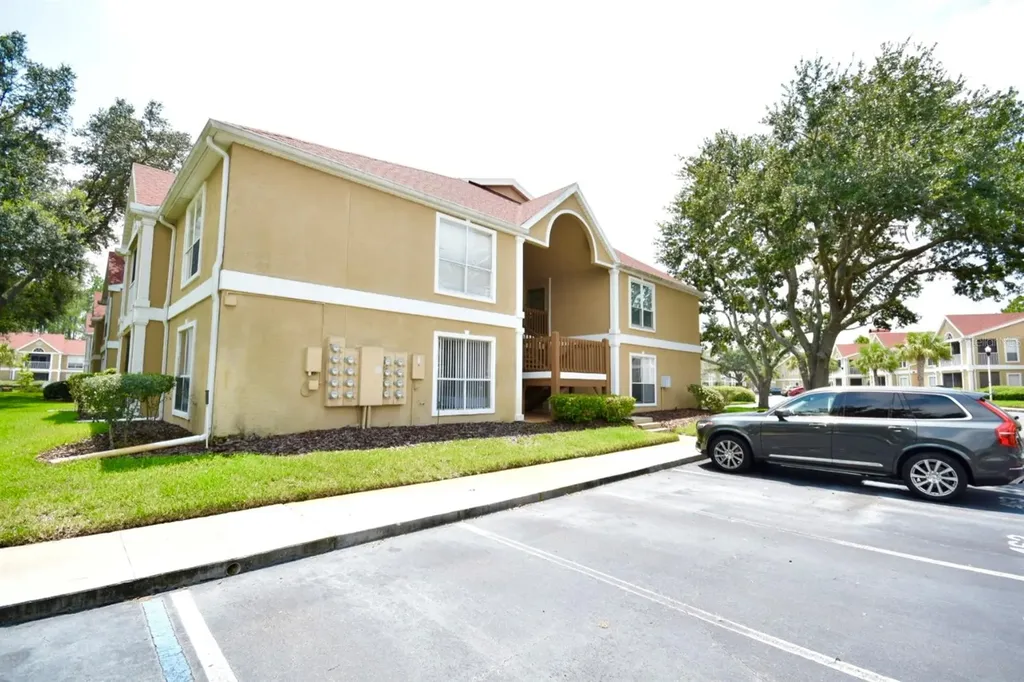 9481 Highland Oak Drive Tampa FL 33647