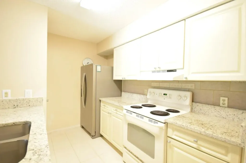 9481 Highland Oak Drive Tampa FL 33647
