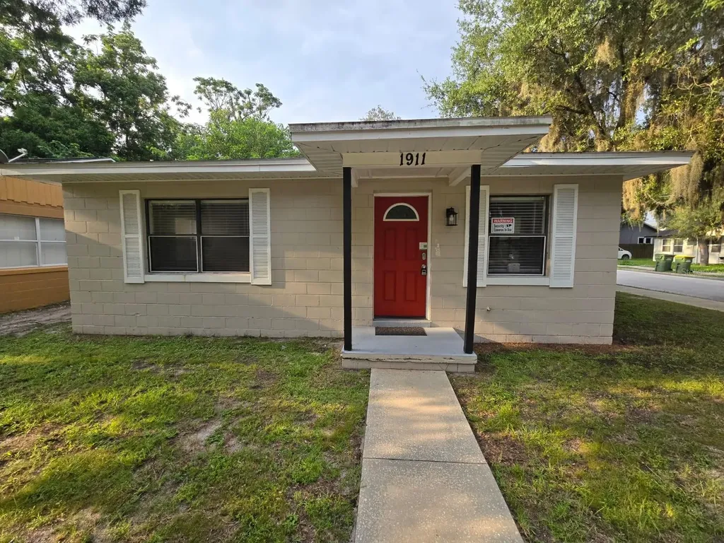 1911 High Street Leesburg FL 34748