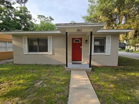 1911 High Street Leesburg FL 34748